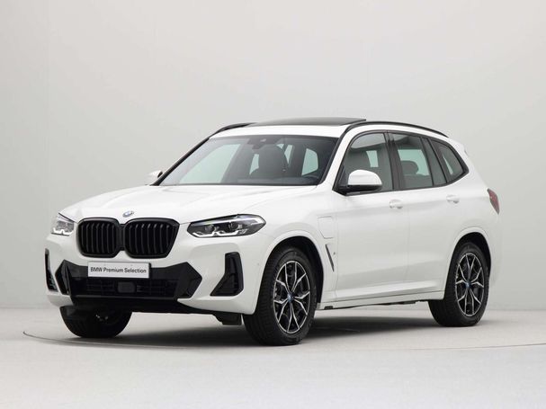 BMW X3 xDrive30e 215 kW image number 1