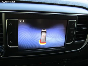 Car image 26