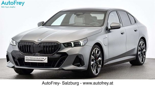 BMW 550 e xDrive 360 kW image number 1