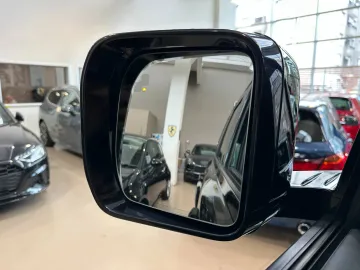 Car image 36