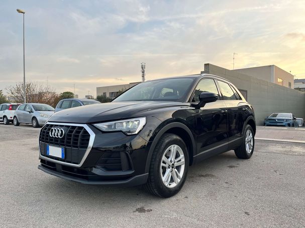 Audi Q3 35 TDI quattro S tronic Business 110 kW image number 1