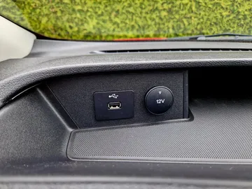 Car image 36