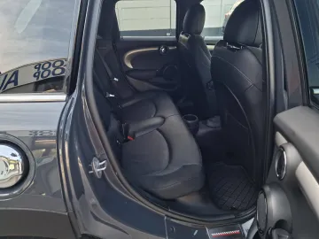 Car image 35