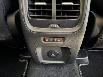 Car image 46