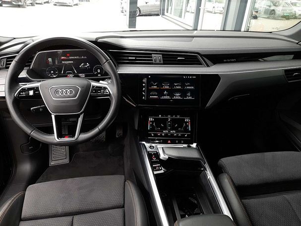 Audi e-tron 50 quattro S-line 230 kW image number 3