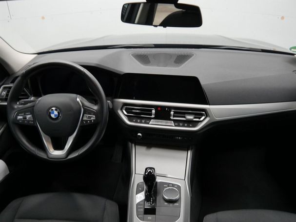 BMW 318i Advantage 115 kW image number 5