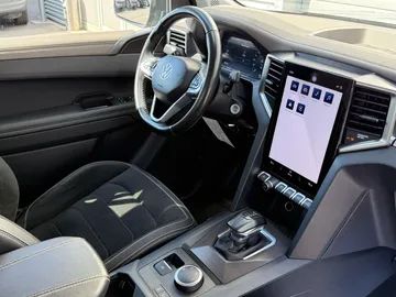 Car image 34