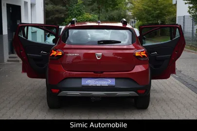 Car image 5