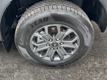 Car image 27
