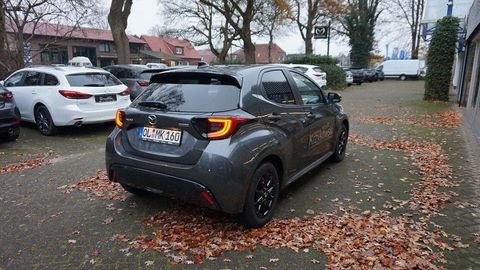 Car image 4