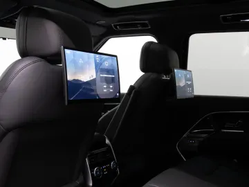 Car image 32