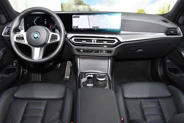 BMW 330e Touring xDrive 215 kW image number 7