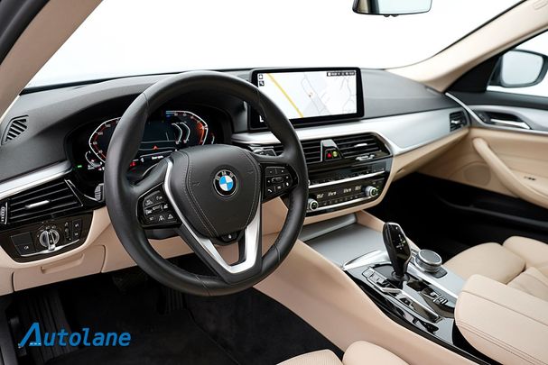 BMW 520d Touring xDrive 140 kW image number 13