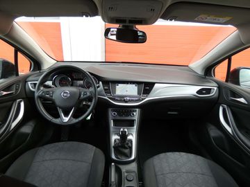 Car image 14