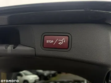 Car image 35