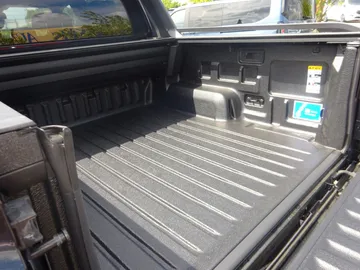 Car image 23
