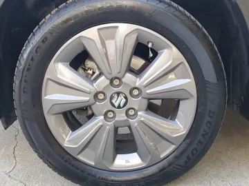 Car image 28