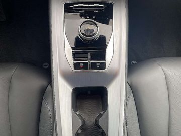 Car image 28