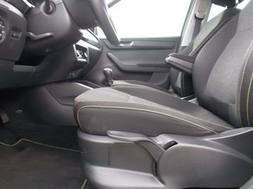 Car image 17