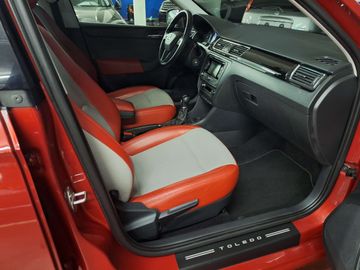 Car image 14