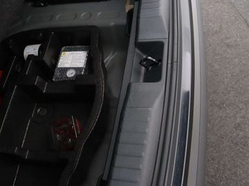 Car image 38