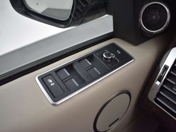 Car image 38