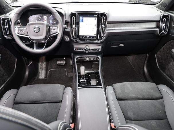 Volvo XC40 Ultimate 192 kW image number 3