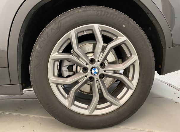 BMW X3 xDrive20d xLine 140 kW image number 9