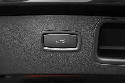 Car image 47