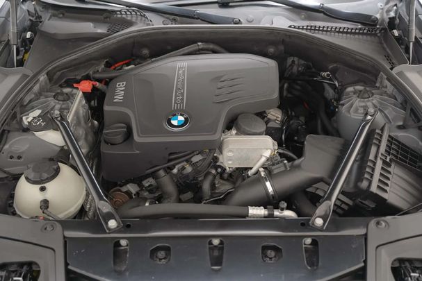 BMW 520i Touring 135 kW image number 29