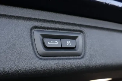 Car image 50