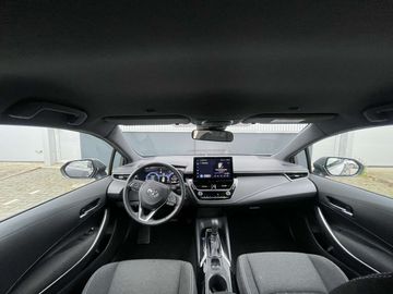 Car image 13