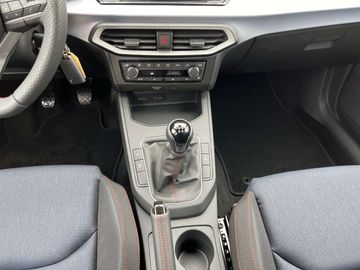 Car image 17