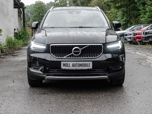 Volvo XC40 T3 Momentum Pro 120 kW image number 2