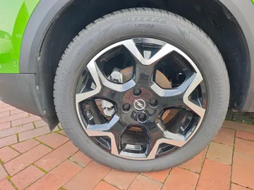 Car image 28