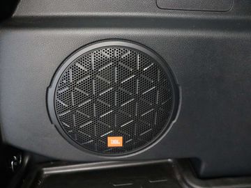 Car image 37