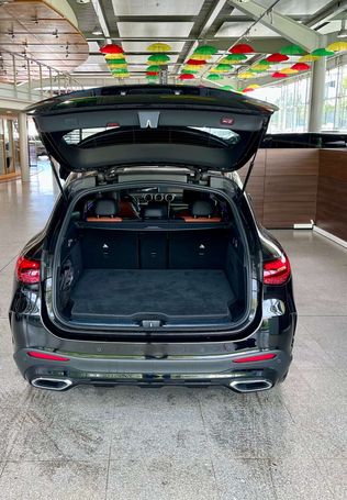 Mercedes-Benz GLC 300 e Line 230 kW image number 23