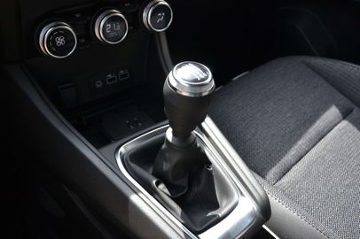 Car image 33