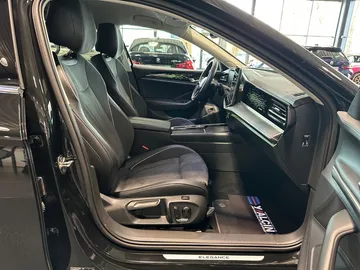 Car image 43