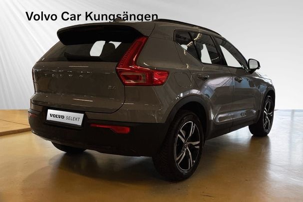 Volvo XC40 B4 Plus Dark 147 kW image number 2