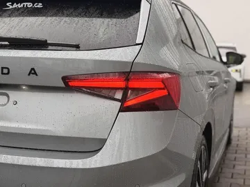 Car image 24