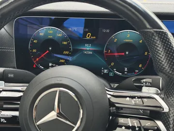 Car image 33