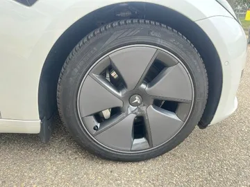 Car image 31