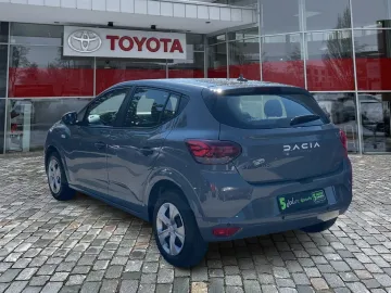 Car image 4
