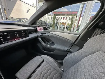 Car image 44