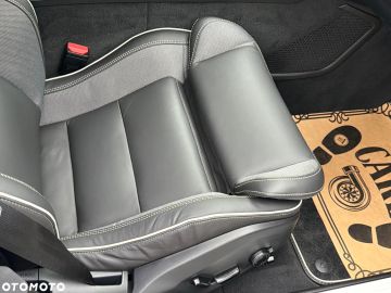 Car image 40