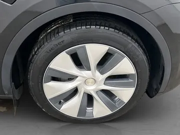 Car image 35