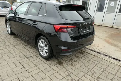 Car image 22