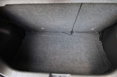 Car image 33