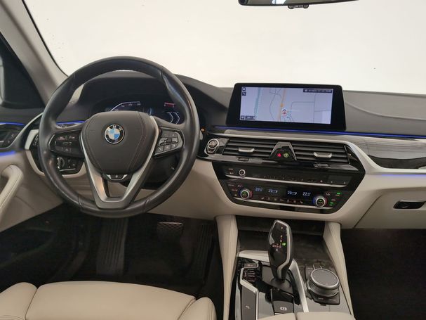 BMW 530d Luxury Line 195 kW image number 4